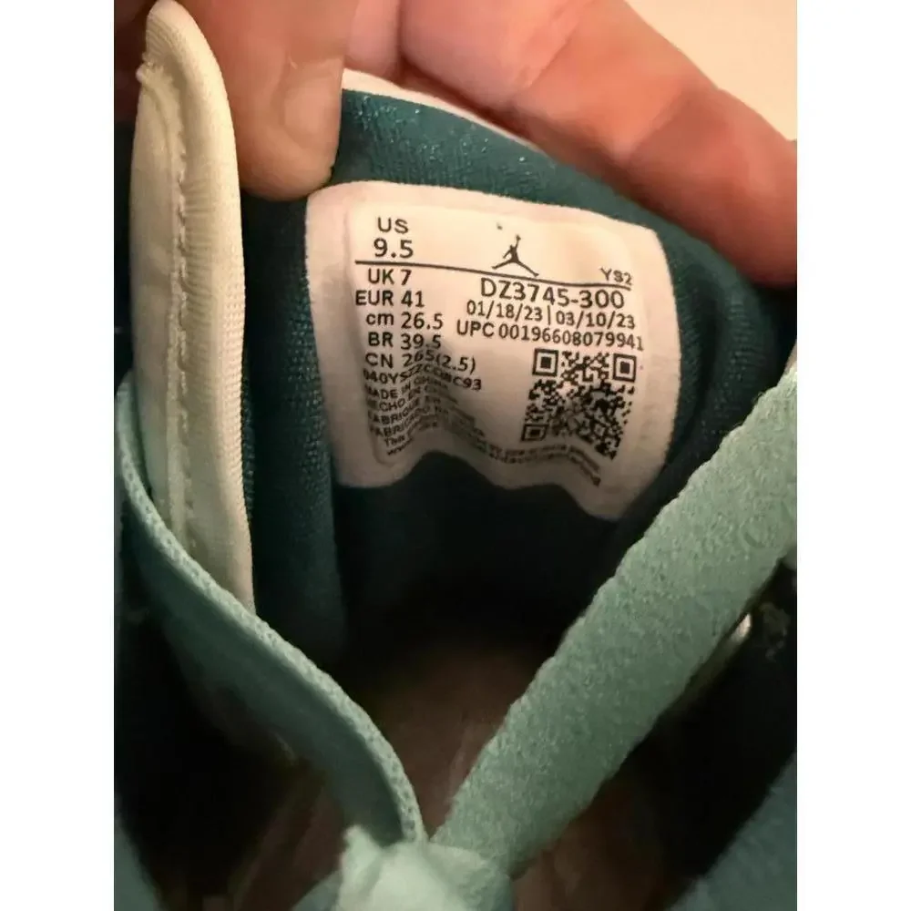 Jordan 1 Mid SE Chenille Bleached Turquoise Teal Aqua Womens 9.5 NWT Box - Picture 5 of 12